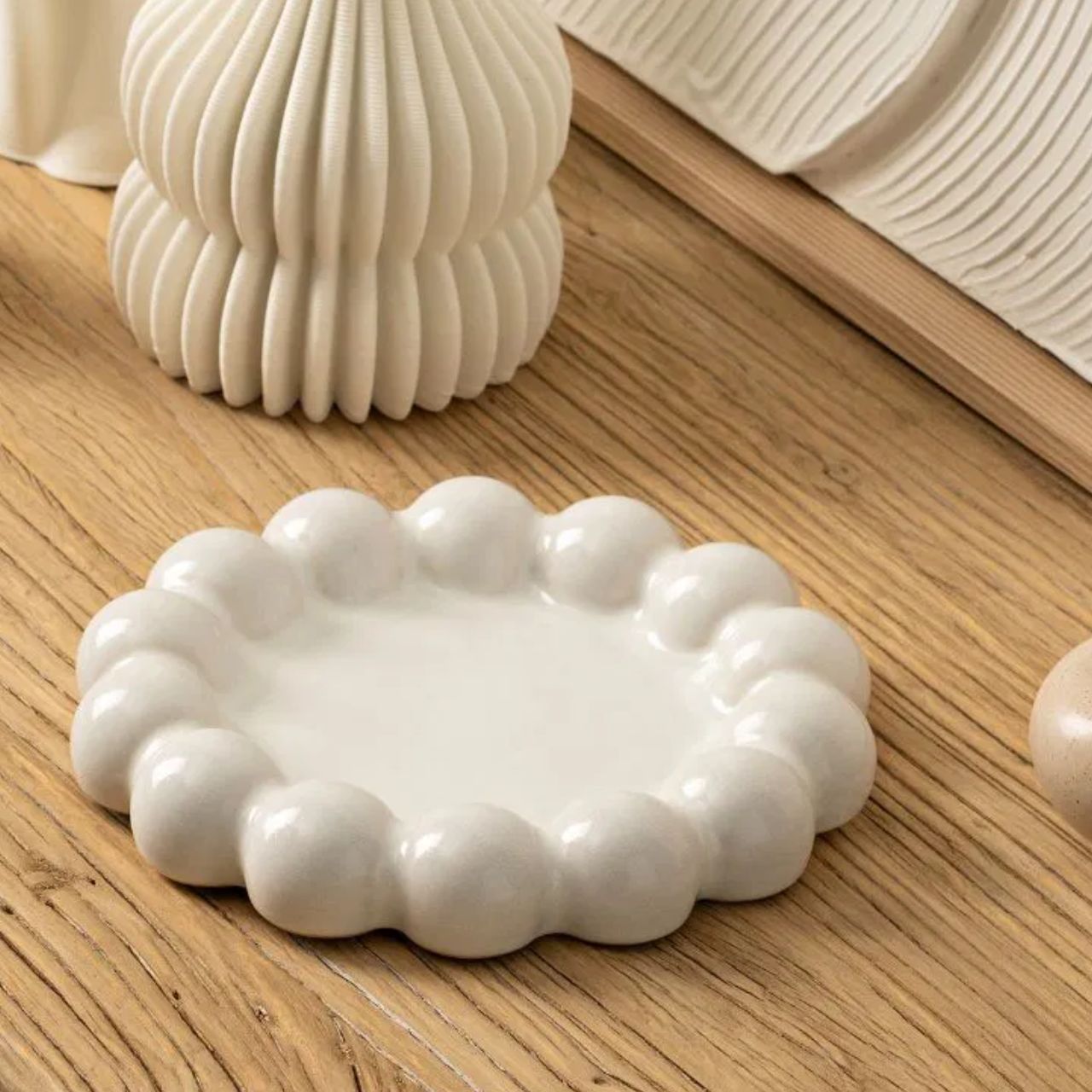 Decorative Plates title=